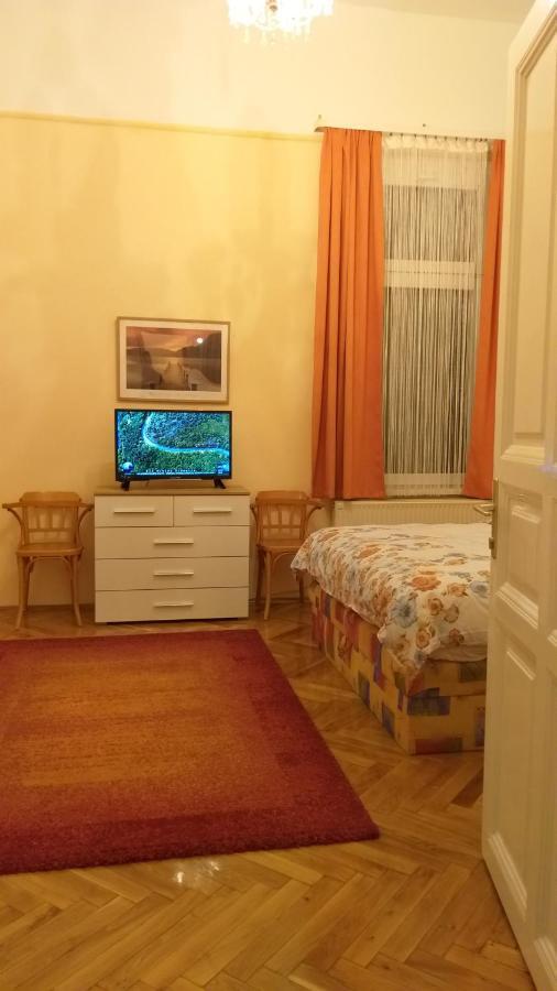 Tempo Courtyard Apartment
